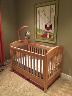 Solid Wood Baby Crib / Nursery Crib