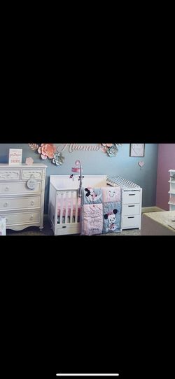 White crib With changing Station And Lots Of Storage! 