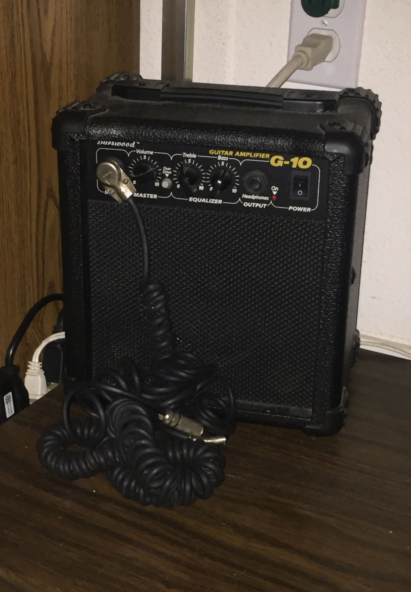 Guitar amp with chord
