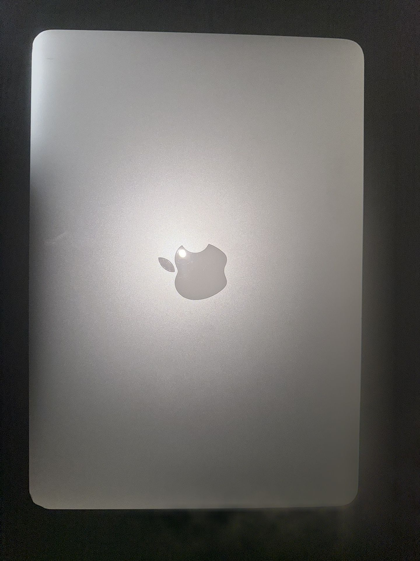 Apple MacBook Air 13-inch 2017