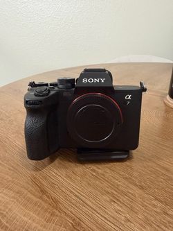 Sony A7 IV Camera + Sony 28-70mm Lens