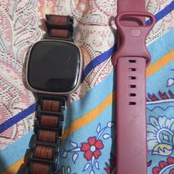 Fitbit Versa 4 Copper Rose With Additional Wooden Band
