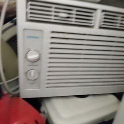 EMERSON ( Window AC air Conditioner)