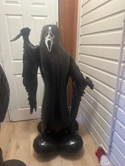 Ghostface Scream Standing Foil Balloon
