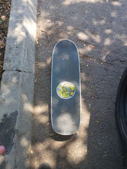 Willis Kimbel creature skateboard