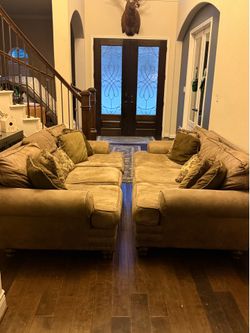 Set of full size couches
