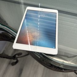 Apple iPad Model A1432 