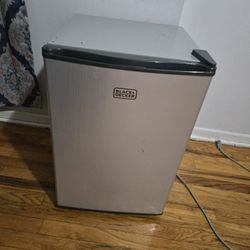 Black And Decker Mini Refrigerator 