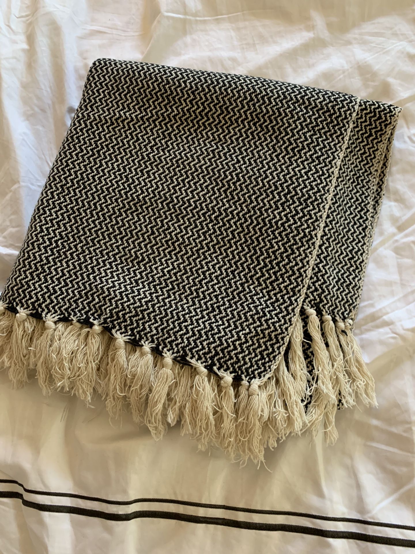 Black and white throw Blanket