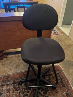 Drafting chair