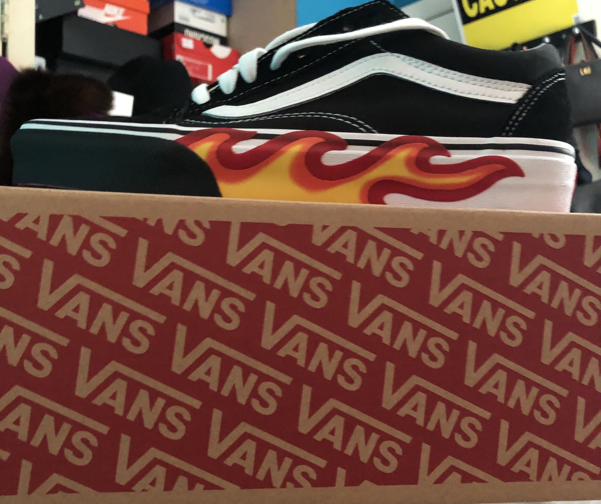 BRAND NEW BLACK AND WHITE FLAME VAN SIZE 7Y
