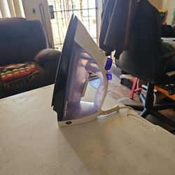 Iron - Proctor Silex steam and dry iron