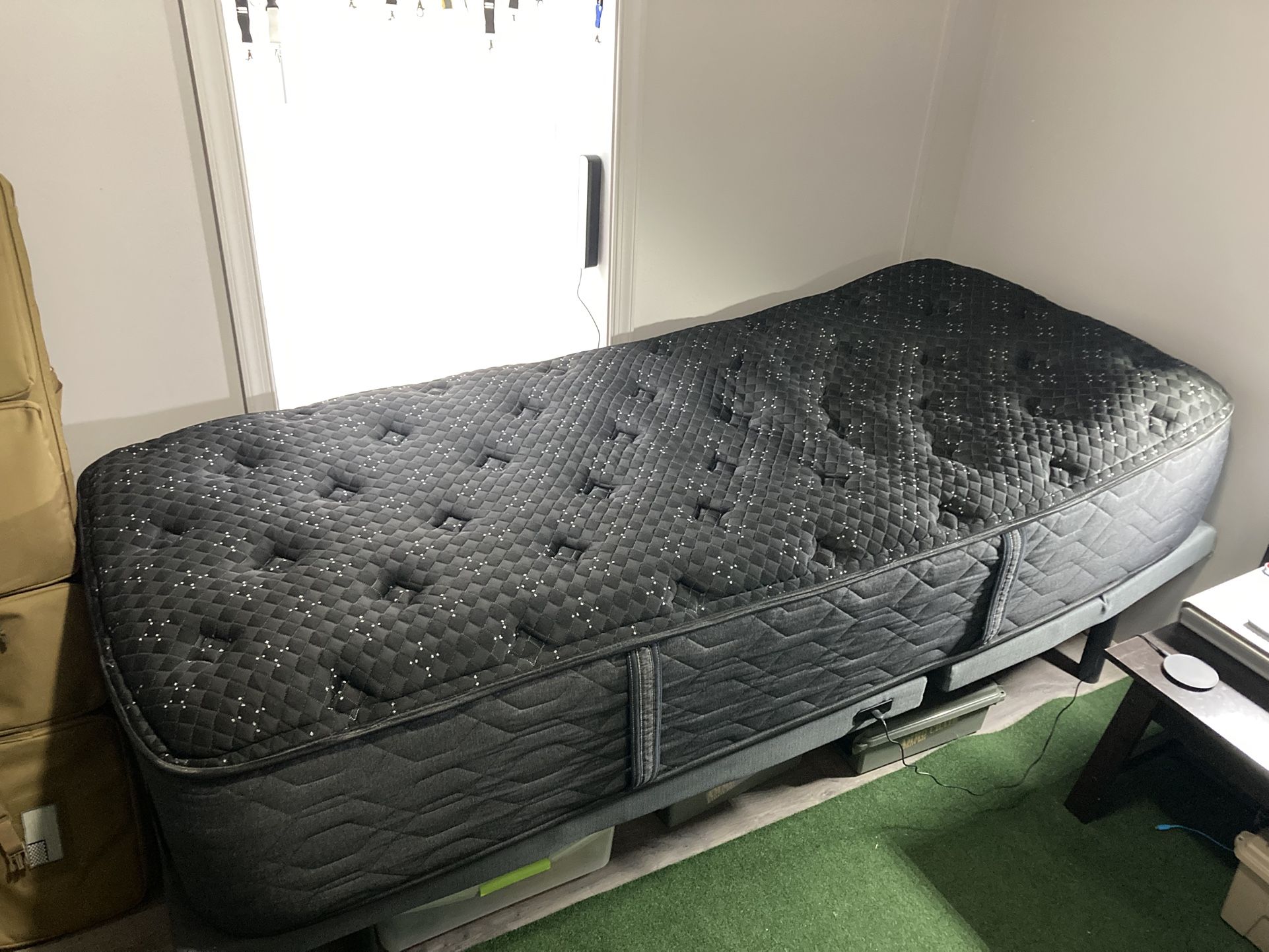 Twin XL Mattress Firm Beauty Rest Black Adjustable Base