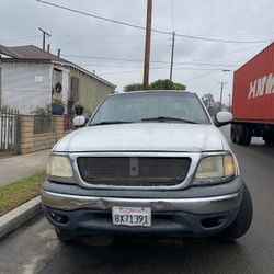2002 Ford F150 Super Cab Short Bed 4D   Work truck.  200,000 miles. 3800$ or best offer.   Price is negotiable in person !    No low ballers.  Only Se