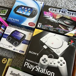 Retro Video Game Handhelds & Consoles