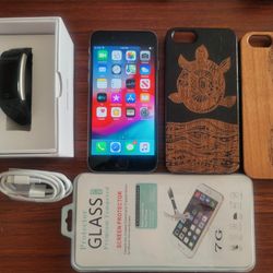 16 Gb Unlocked Iphone 6 With Accessories 
