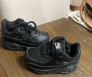 Nikes air max x size 3.5 used like new