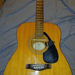 Yamaha F-310 Acoustic Guitar 