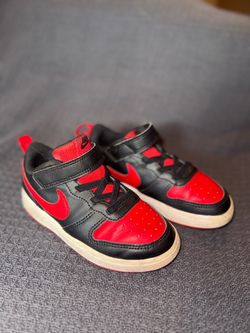 Kids Nike shoes, size 8.5