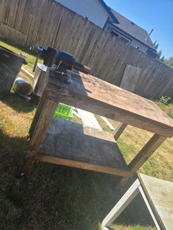 Work Bench on Wheels with Vice