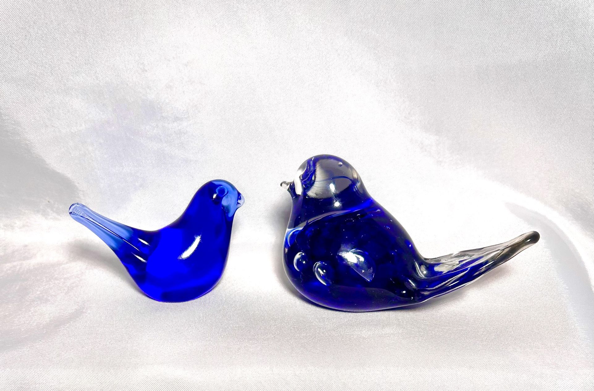 Blue Bird Glass Paperweight by Joe St Clair. VTG Cobalt Blue Bird Art Glass Bird Of Happiness Ganz