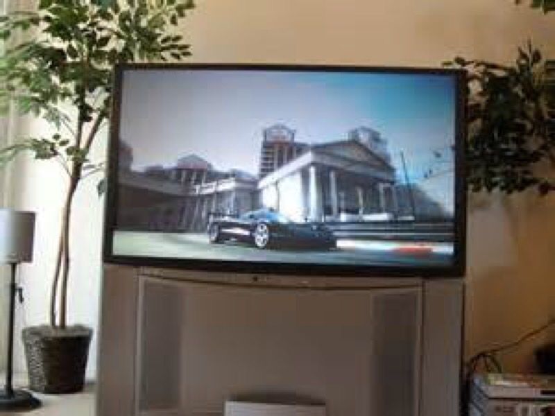 Hitachi 51F59 51-inch Digital Projection HDTV