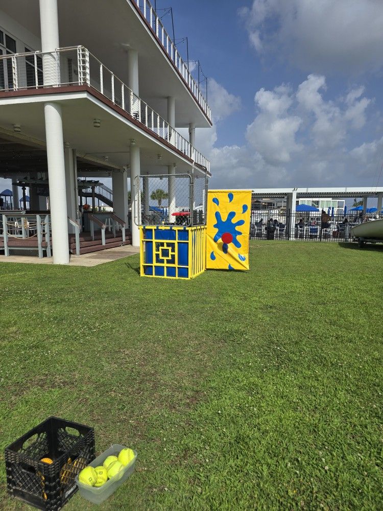 Collapsible Dunk Tank
