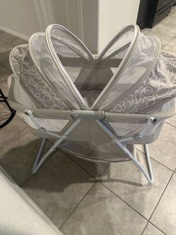 Baby Bassinet with Canopy and Stand