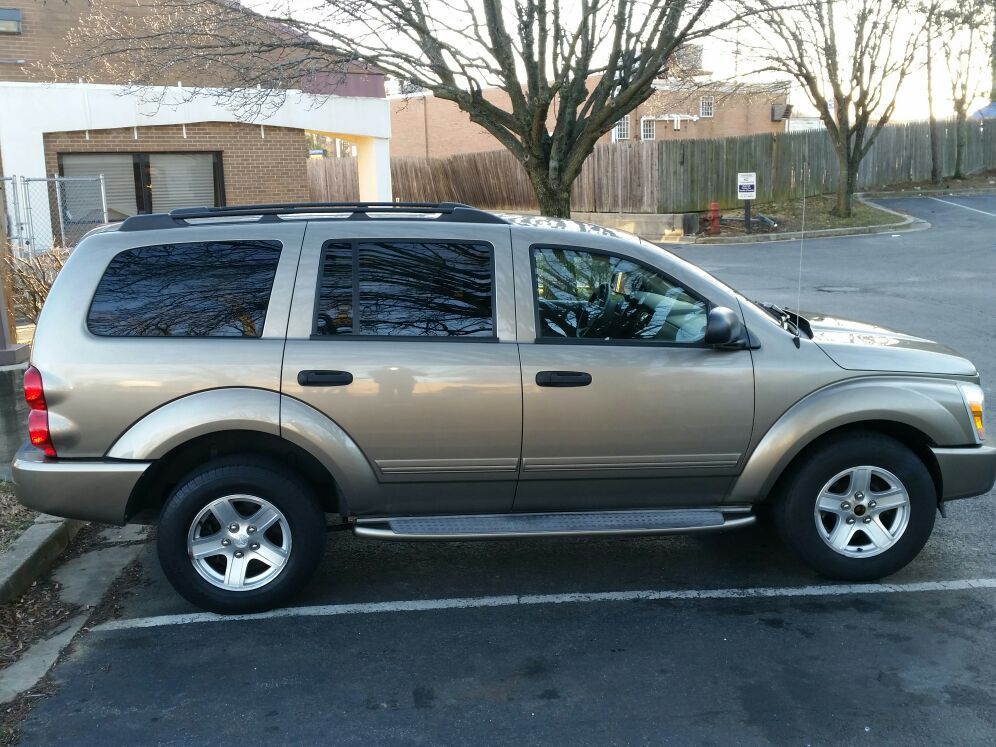 2004 Durango !!!!Only 83,000miles clean inside & out needs nothing but a good family to ride around.