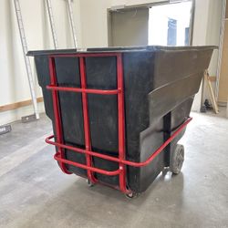 Rubbermaid 2300lb 2-cubic yard Tilt Truck