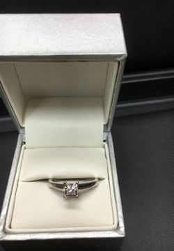 10k white gold diamond ring 7.25 size
