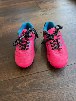 Girl hot pink soccer cleats shoes. Toddler size 10.