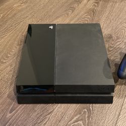 Great condition Sony PS4 Console With 2 Controllers PlayStation 4