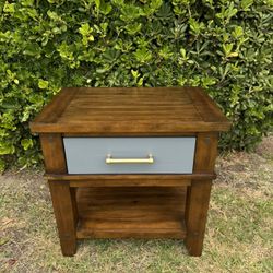 Solid Wood Side Table With Drawer