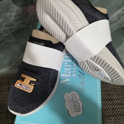 Skechers Womens Martha