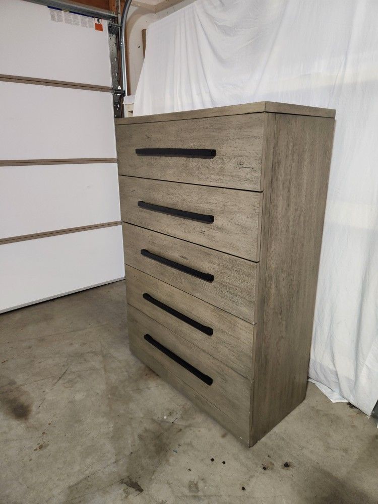 Dresser
