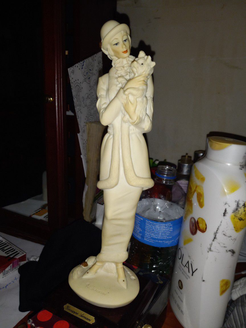 Guisseppe Armani Figurine
