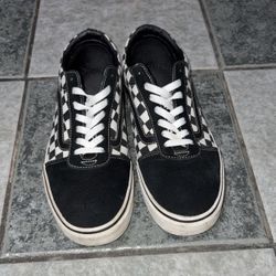 Checker Vans 