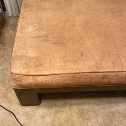 Ottoman/cushioned coffee table
