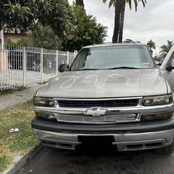 2004 Chevy Tahoe Selling Parts (parting Out)