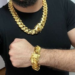 24MM Cuban Link Set 14k Gold Plated Doesn't Loses Color 