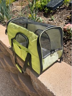 Paws and Pals pet carrier