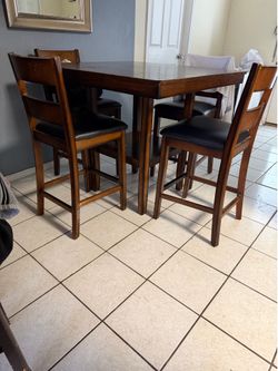 Dinning table