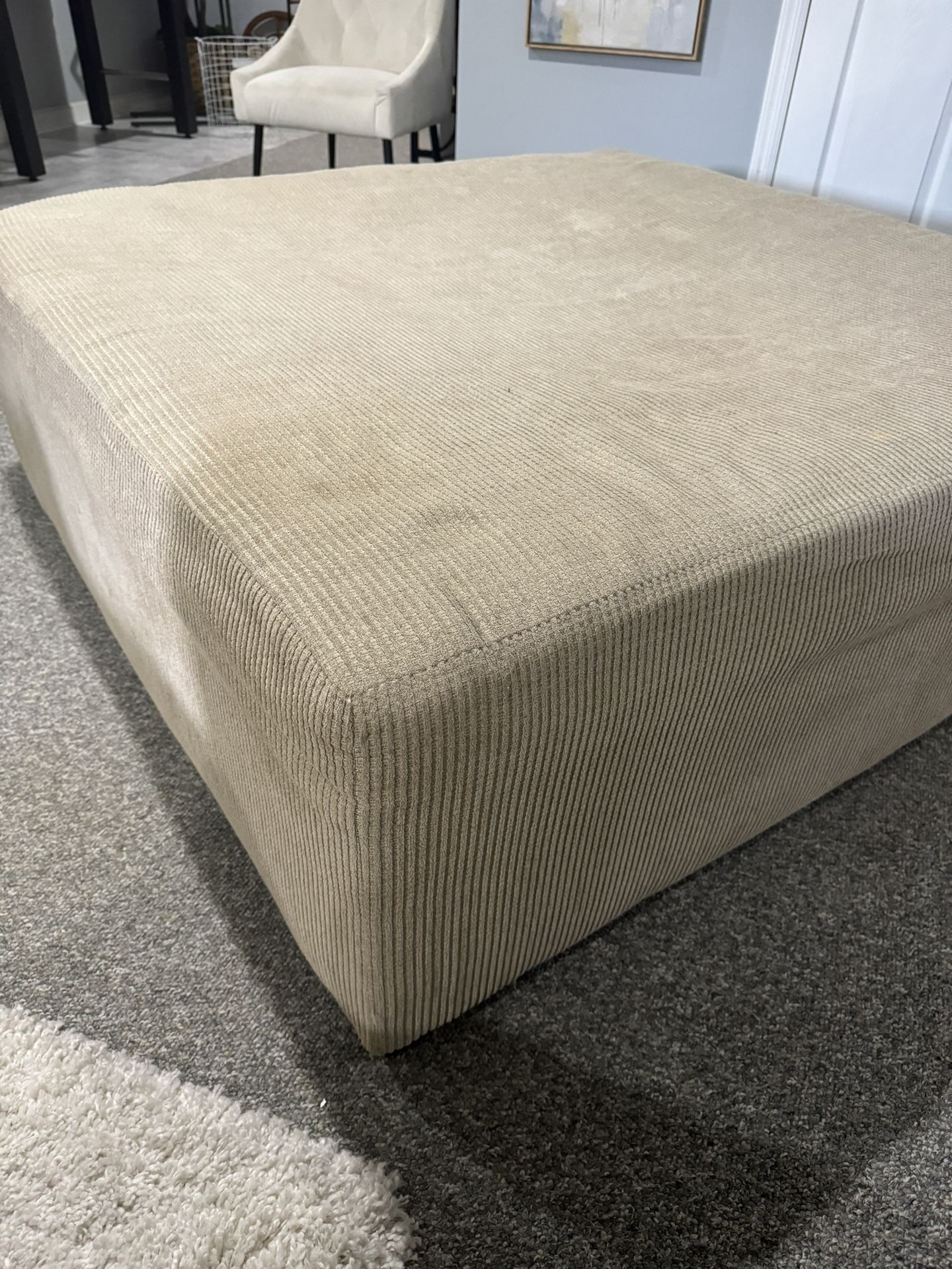 Ottoman 130x130 Beige