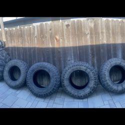 35\12.50/17 LT Toyo Tires M/T Used