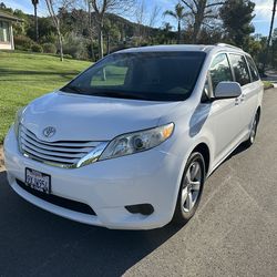 2015 Toyota Sienna LE