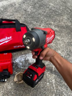 M18 FUEL 18V Lithium-Ion Brushless Cordless 1/2 in. Impact Wrench w/Friction Ring Kit w/One 5.0 Ah Battery and Bag