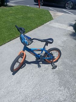 Hot Wheels Kids Bike, with side wheels.