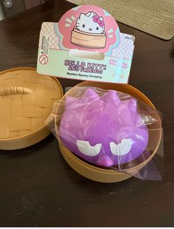 Hello Kitty and Friends Mystery Squishy Dumpling