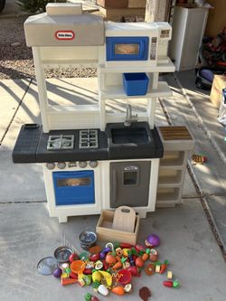 Play kitchen